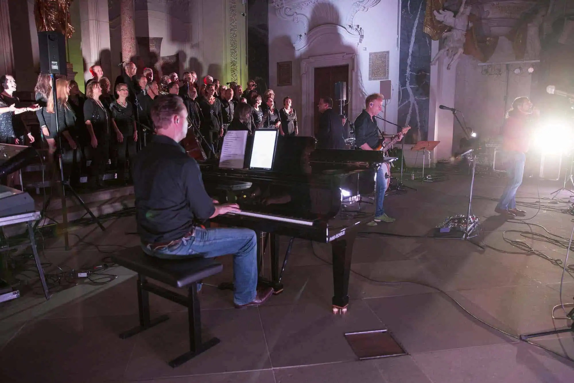 Benefit concert – image 42