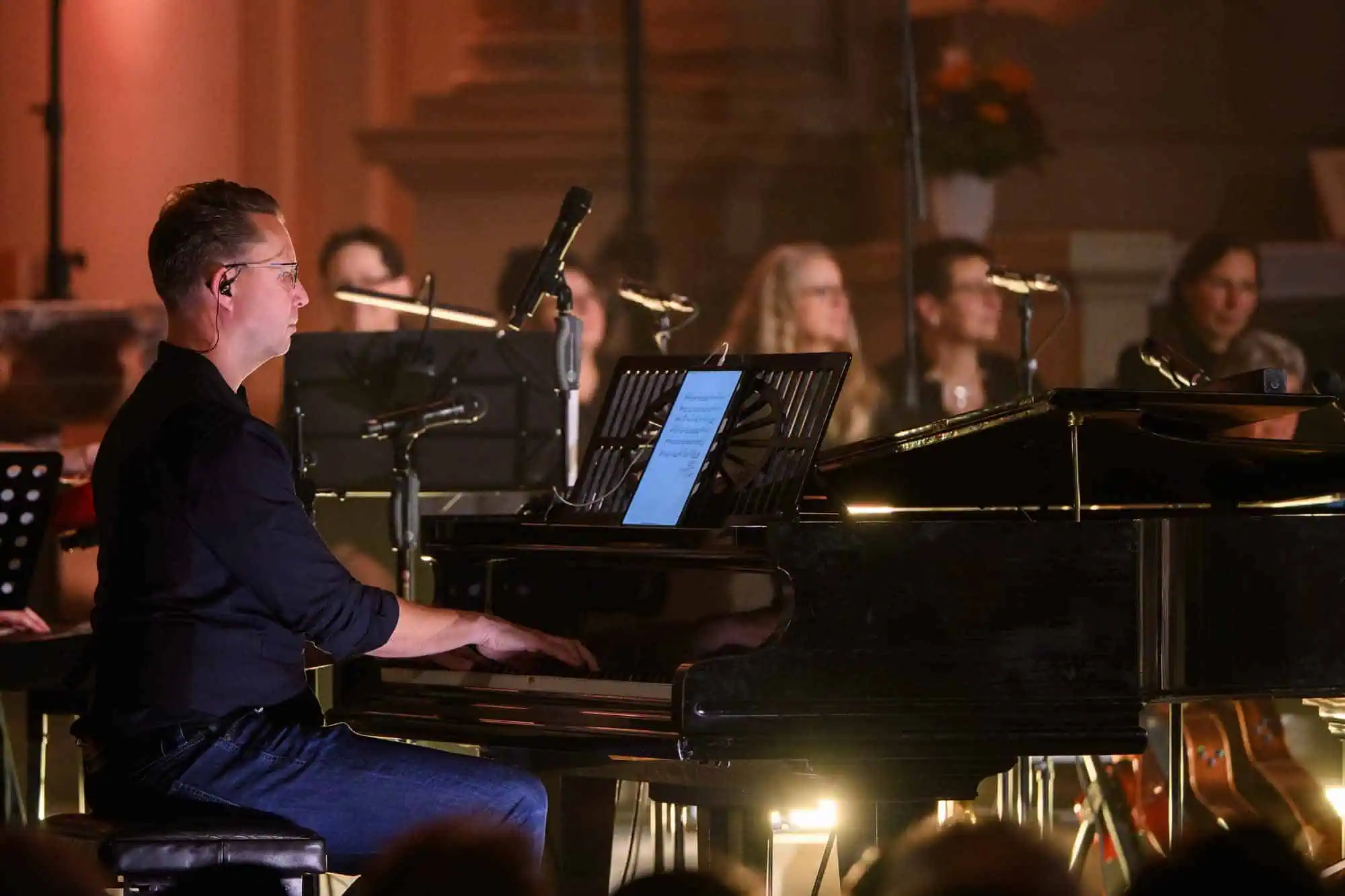 Benefit concert – image 54