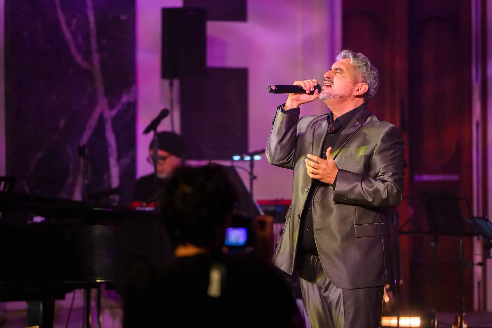 Benefit concert – image 93