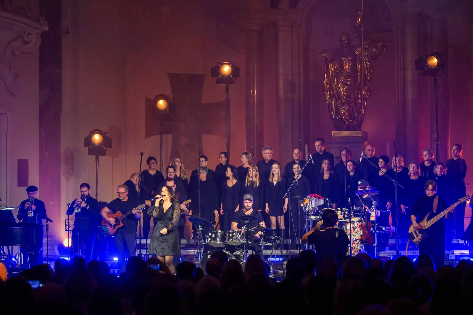 Benefit concert – image 104
