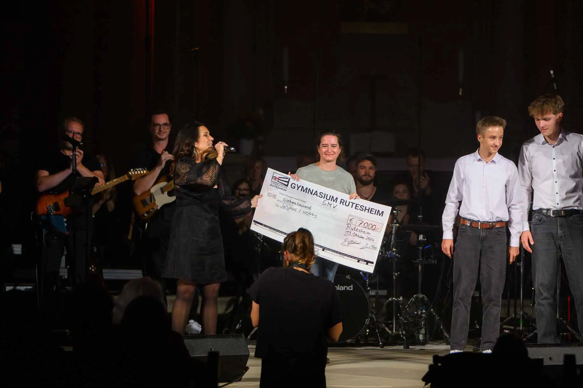 Benefit concert – image 117