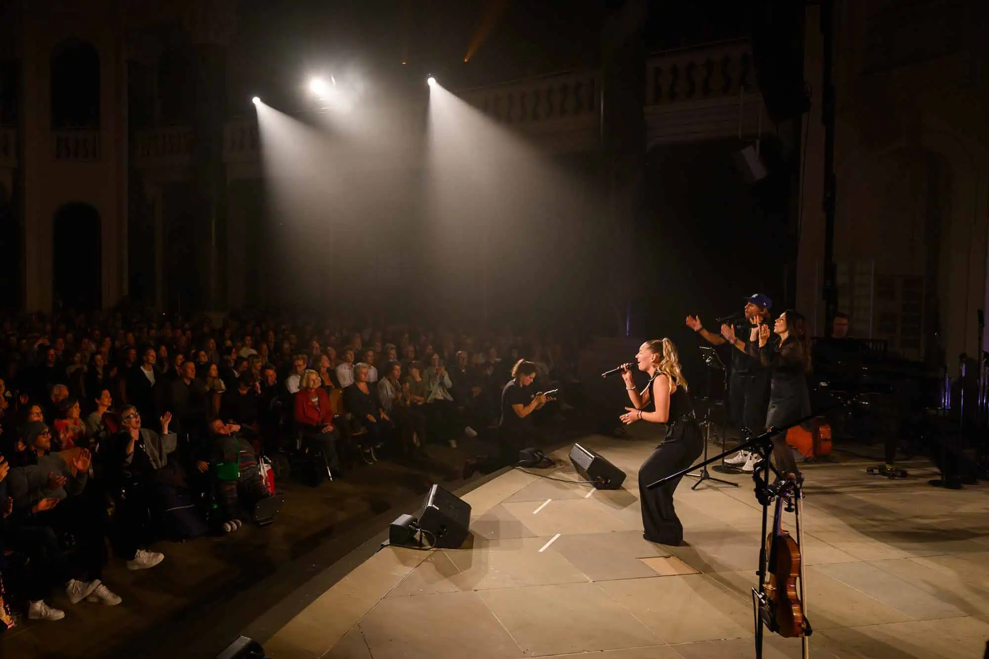 Benefit concert – image 124