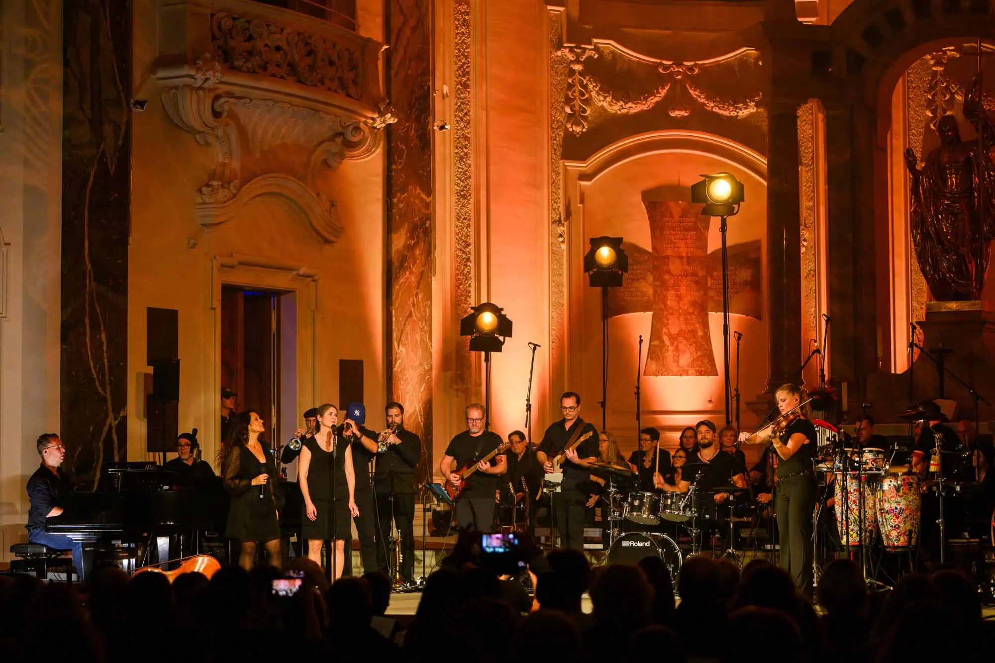 Benefit concert – image 151