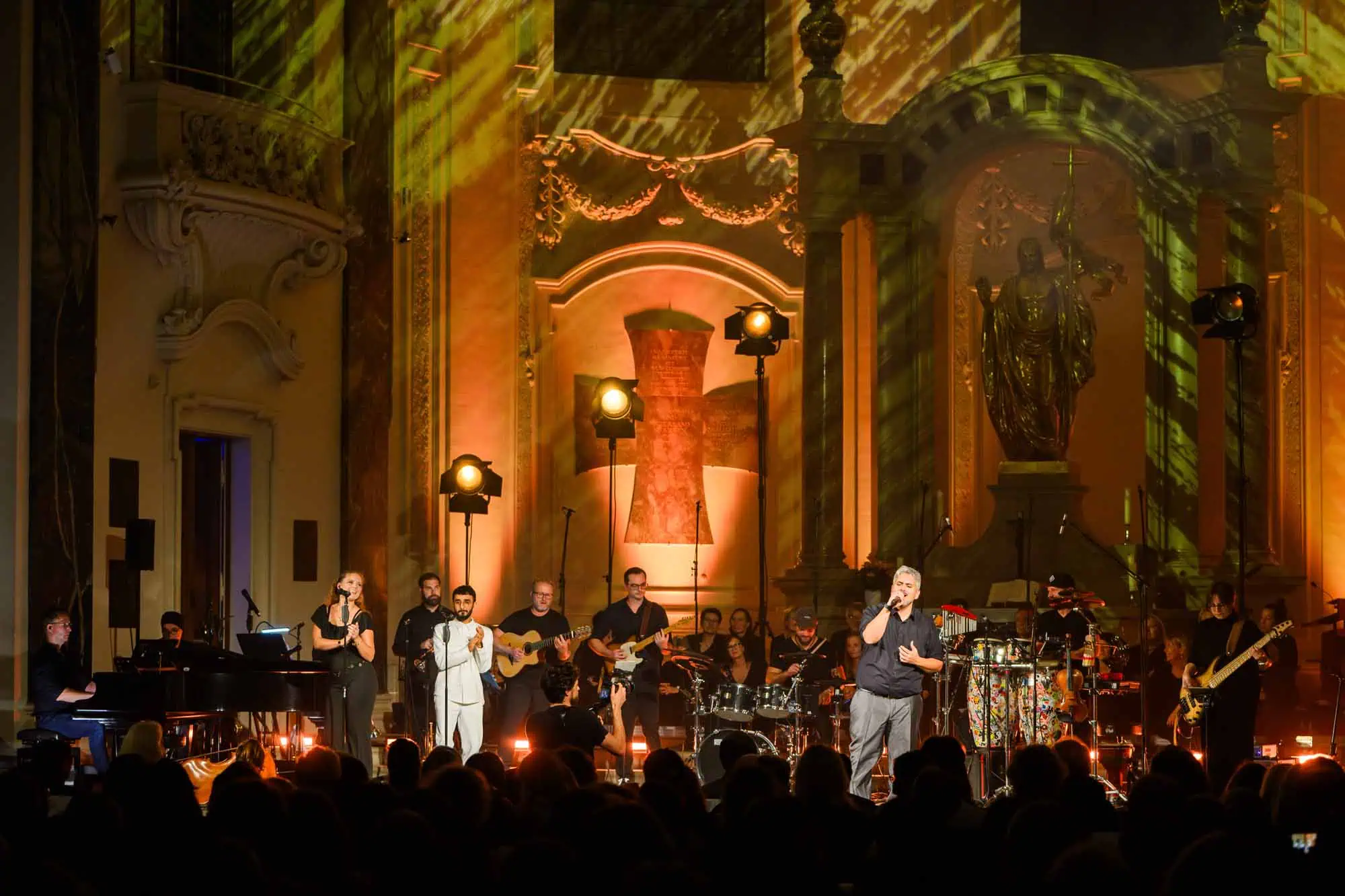 Benefit concert – image 157