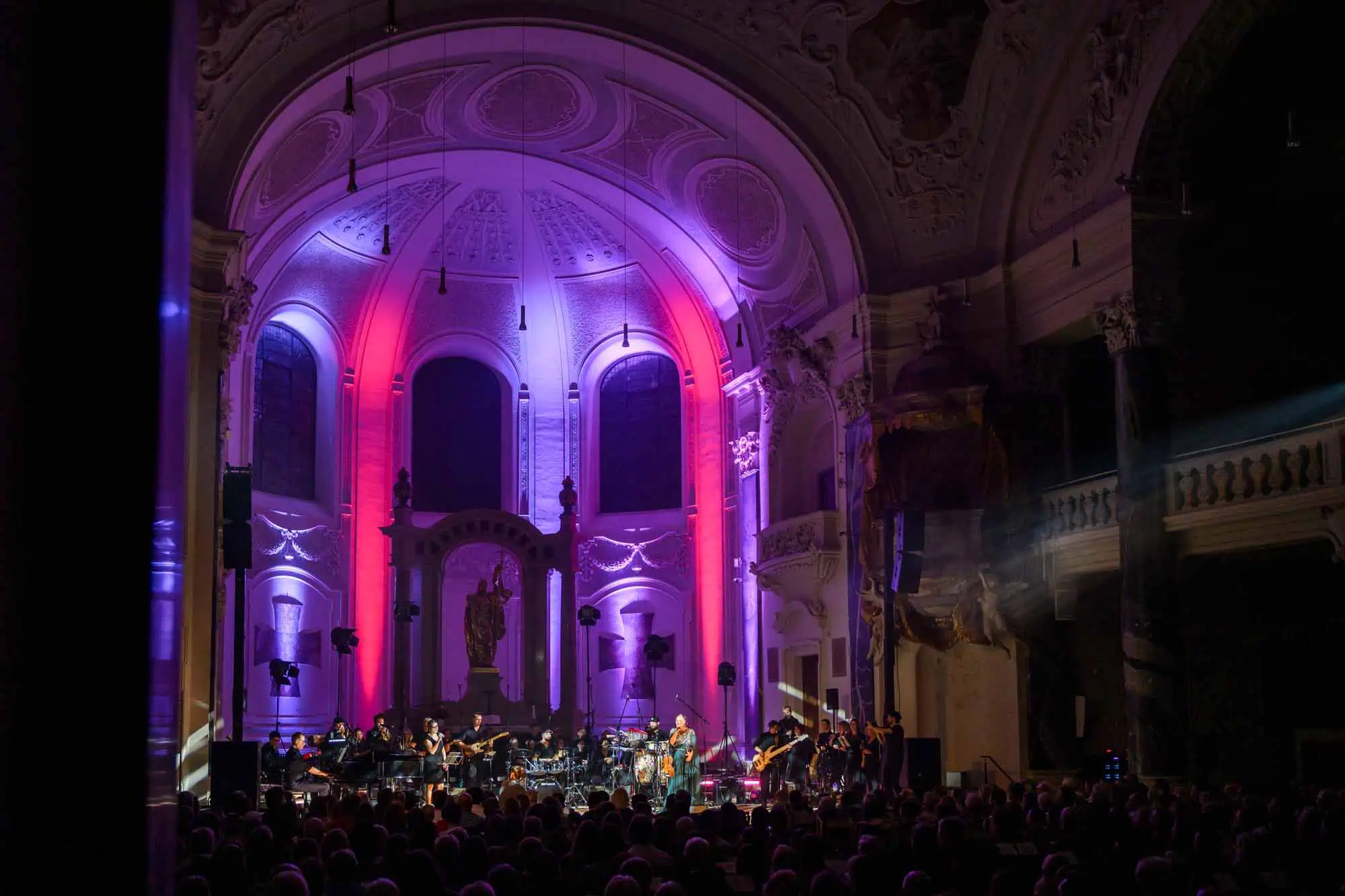 Benefit concert – image 174