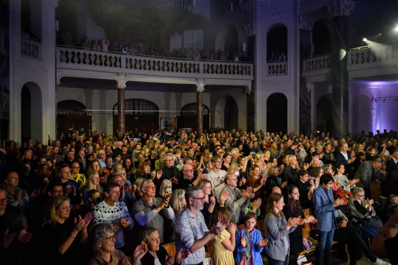 Benefit concert – image 180