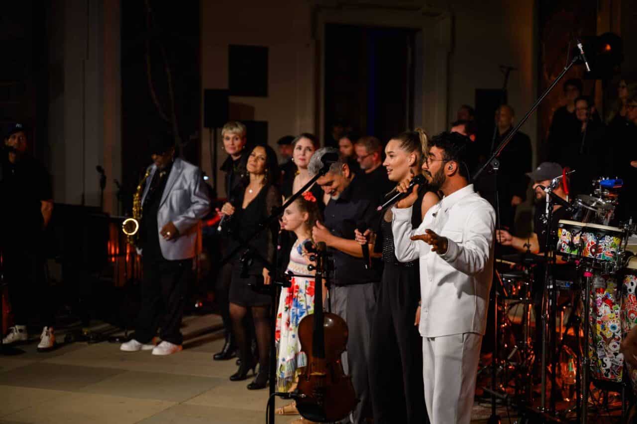 Benefit concert – image 182